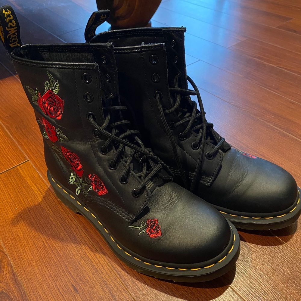 Dr. Martens 1460 Vonda floral boots